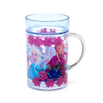 Servér en dejlig forfriskning til de små på en varm sommerdag i en fin Frost kop. Med illustrationer af Anna og Elsa hele vejen rundt og plastsnefnug i de glimmerfyldte sider!